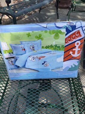 Blue Cartoon Anchor Children's Bedding Set.
Duvet, Flat Sheet set, pillowcases 2